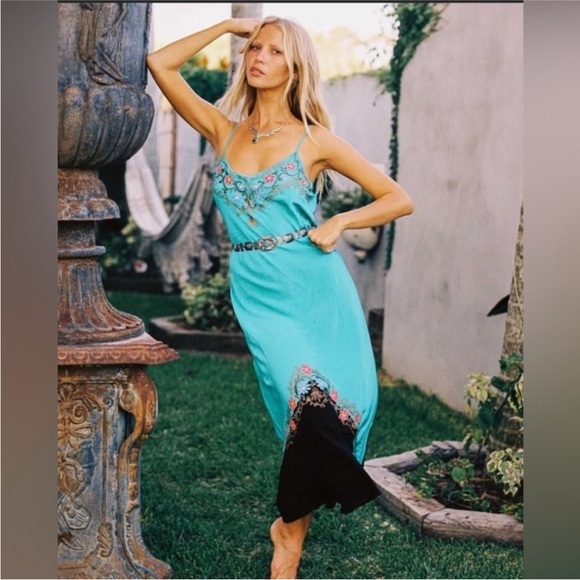 Chasing unicorns, silk dress size small - Picture 2 of 6